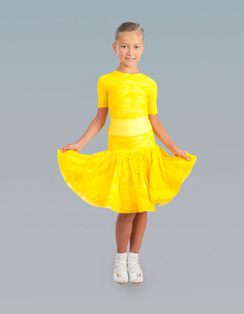 Rating dress for the dance floor, with a bow