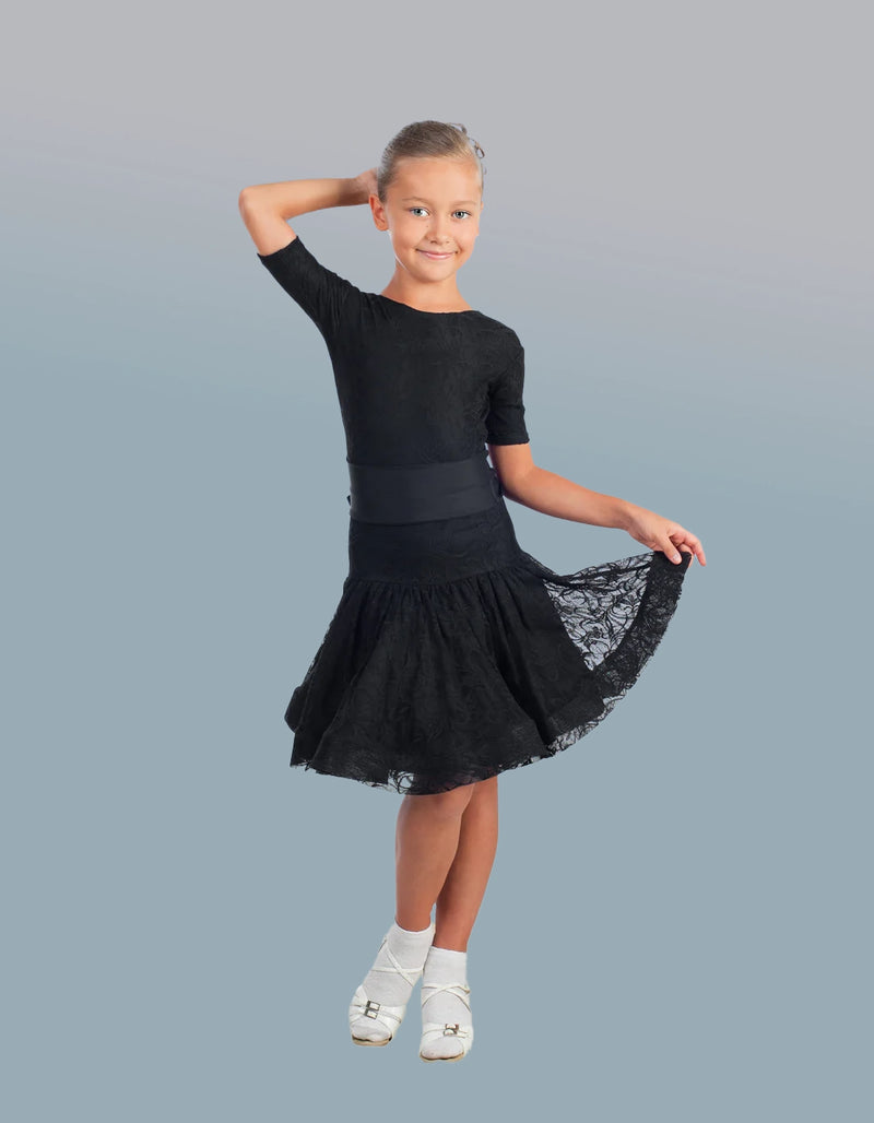 Rating dress for the dance floor, with a bow