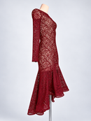 Scalloped lace cuff side profile