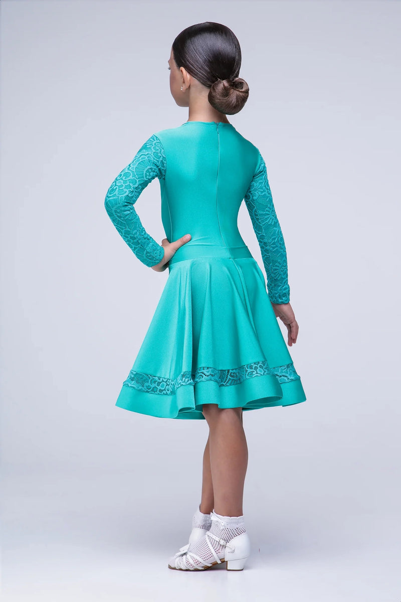 Rating dress for performances on the dance floor