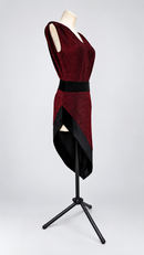 High slit skirt with black edging