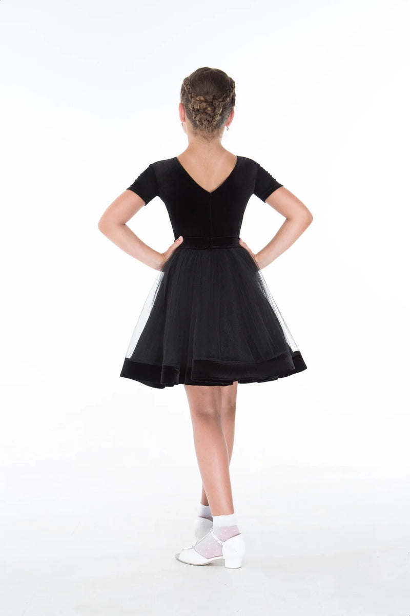 Rating dress for the ballroom program latin dances