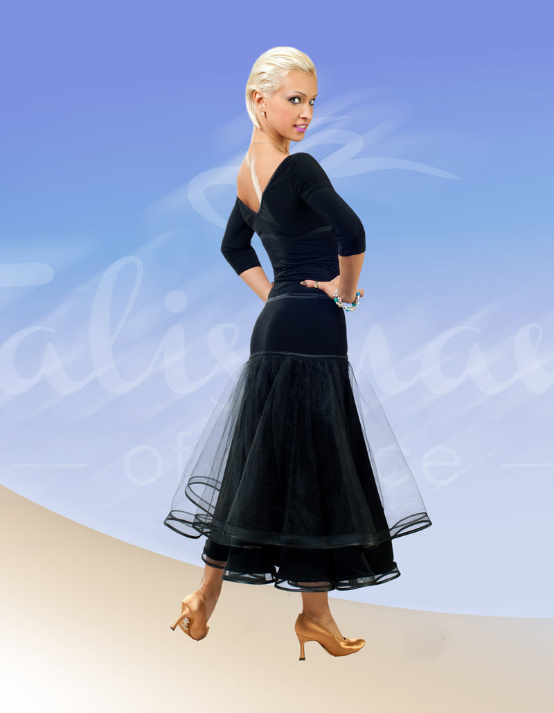 Long skirt for ballroom dancing. Long skirt with tulle