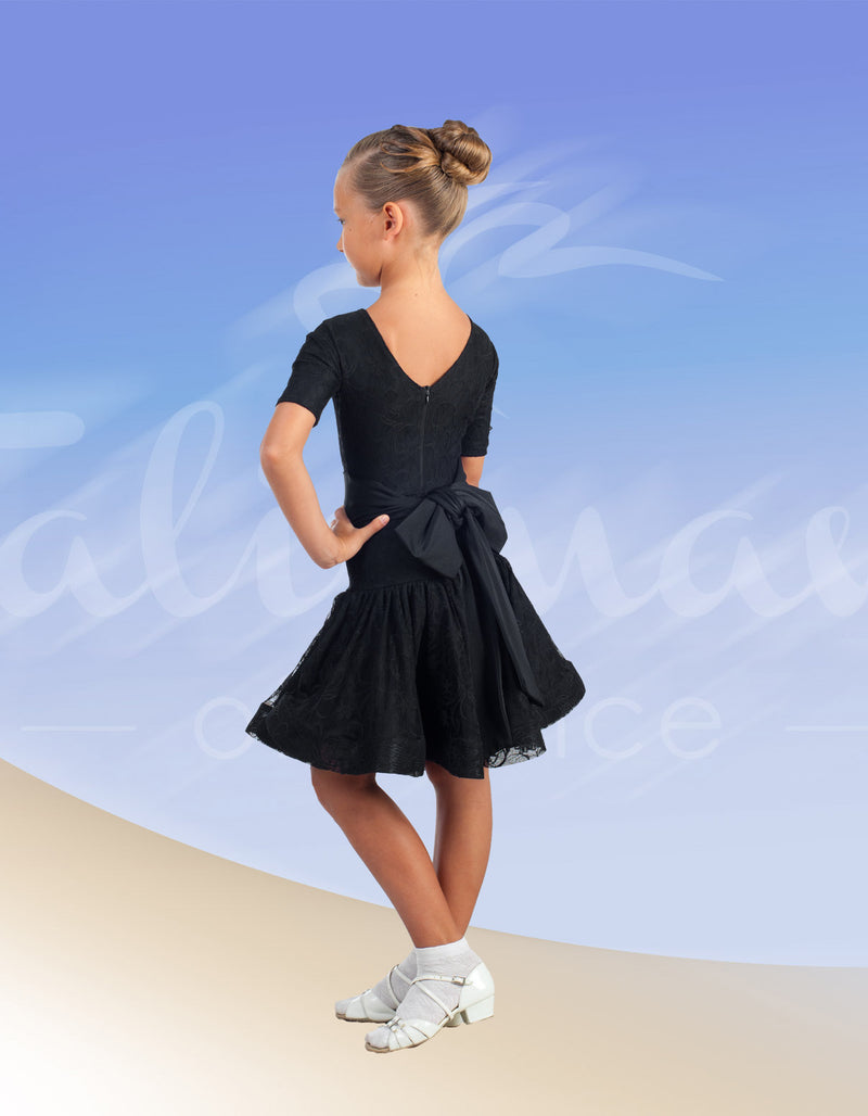 Rating dress for the dance floor, with a bow