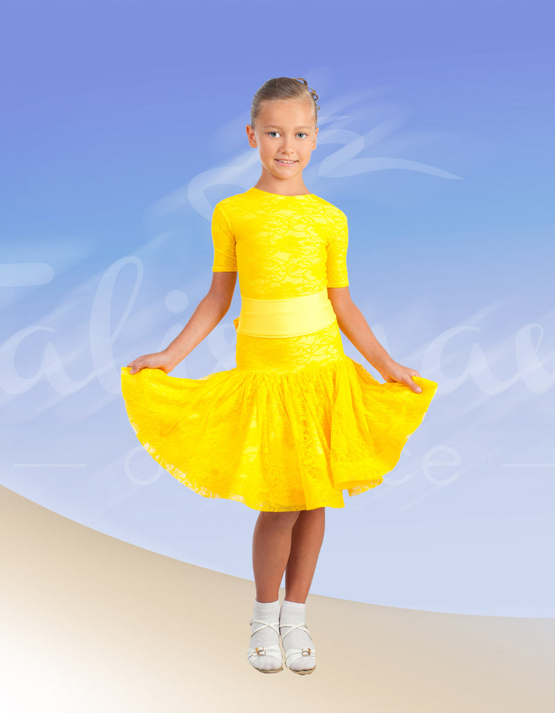 Rating dress for the dance floor, with a bow