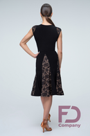 Sleeveless blouse with guipure inserts