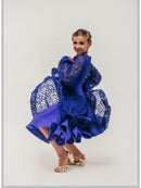 Chic dress for dancing with voluminous sleeves