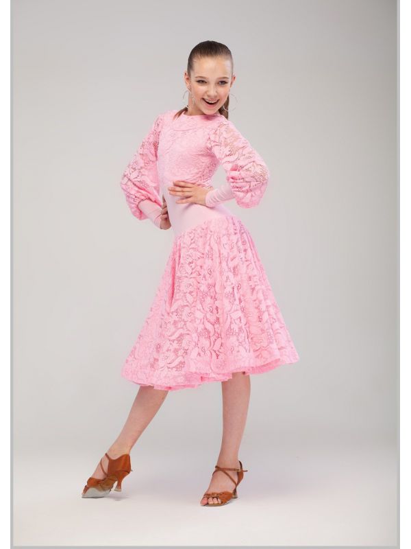 Elegant pale pink dance dress with voluminous sleeves