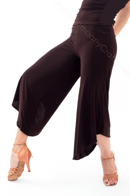 Stylish capri pants for tango