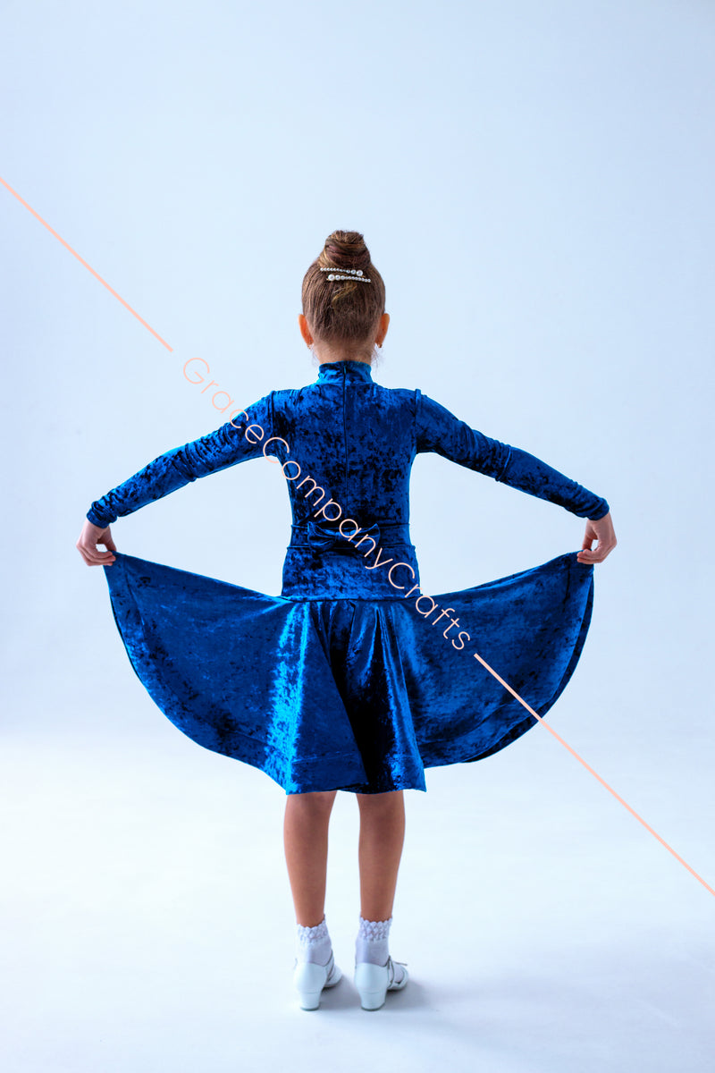 Rating dress for the dance floor made of velor