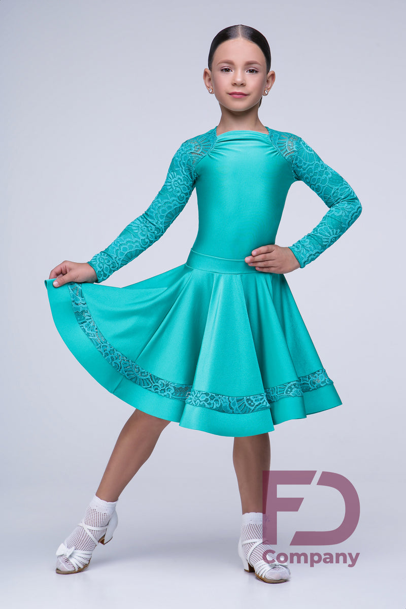Rating dress for performances on the dance floor