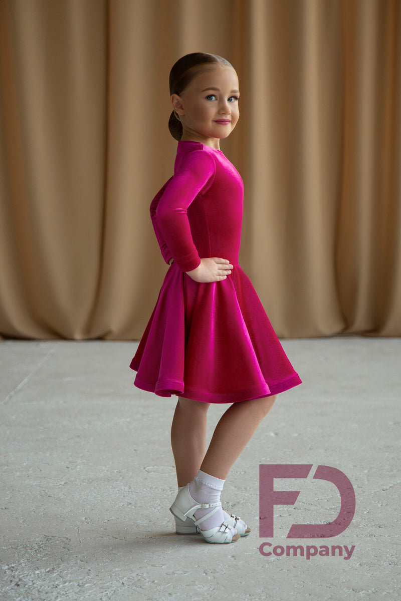 Rating dress for performances in ballroom and sports programs