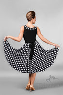 Dress for the standard with a print of peas. Long dress for ballroom dancing.