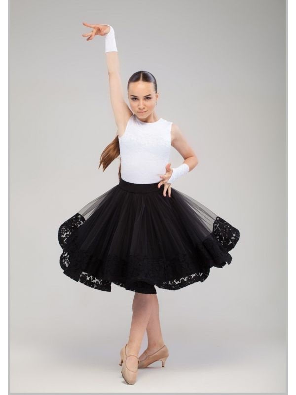 Dance dress based on a bodysuit, complete with supplex gloves